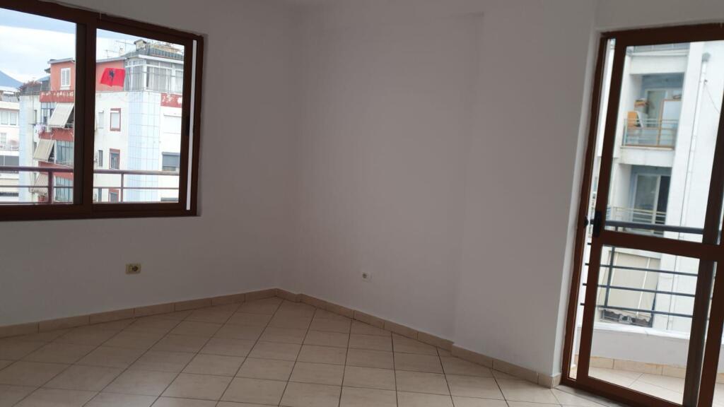 Appartamento 2+1 in Affitto a Yzberisht