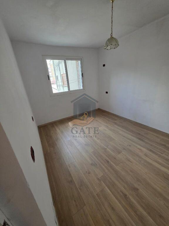 For sale, 2+1 apartment, at the former Police District, Durres!