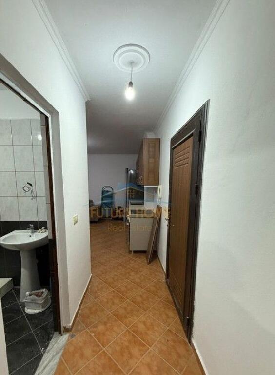 Apartament 1+1, për Qera,Kombinat