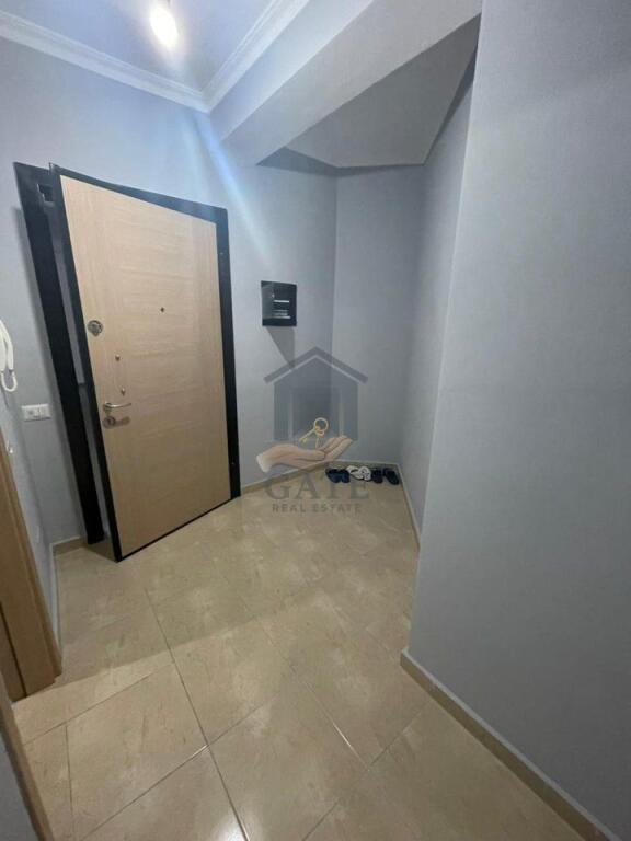 📍 Jepet me qira apartament 1+1 në Plazh, tek Stacioni i Policisë