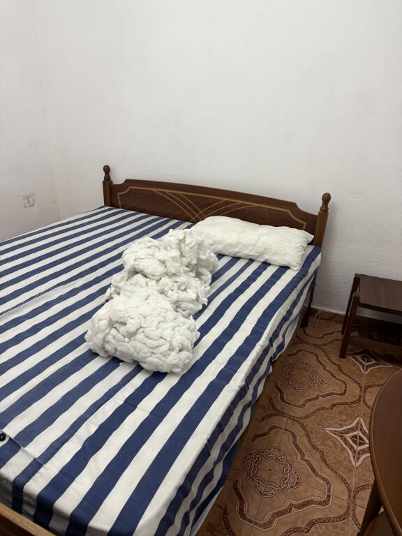 Siri kodra, shtepi 1+1 me qera 30,000 leke
