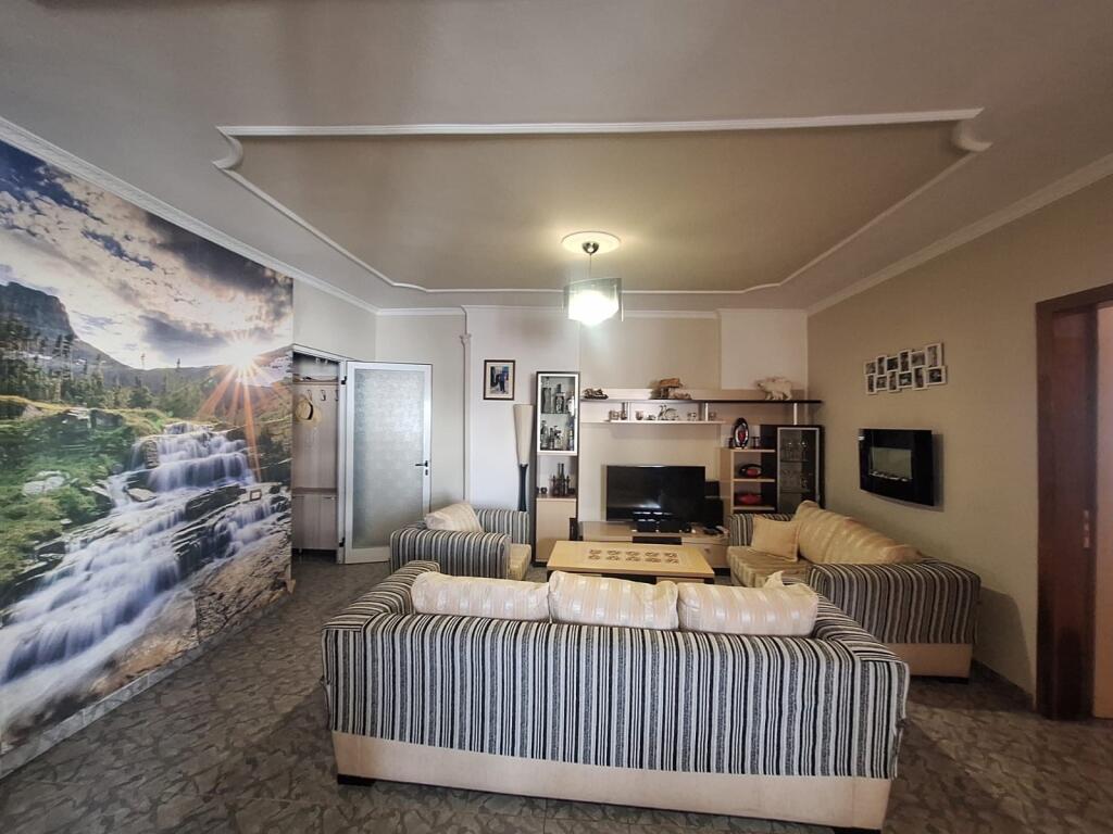 Apartment 2+1, Don Bosko!
