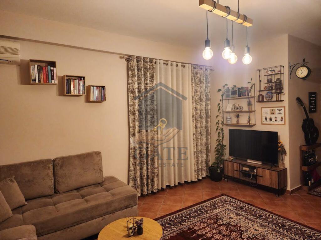 We have for sale a super 2+1 Apartment near the "Bajram Curri" School at the Beach