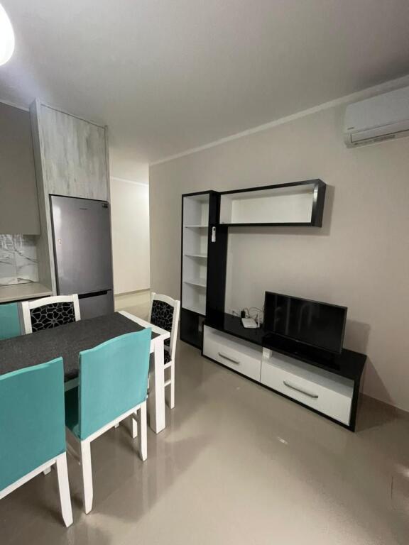 🏡 **Jepet me qira Apartament 2+1 – Ish-Dogana**