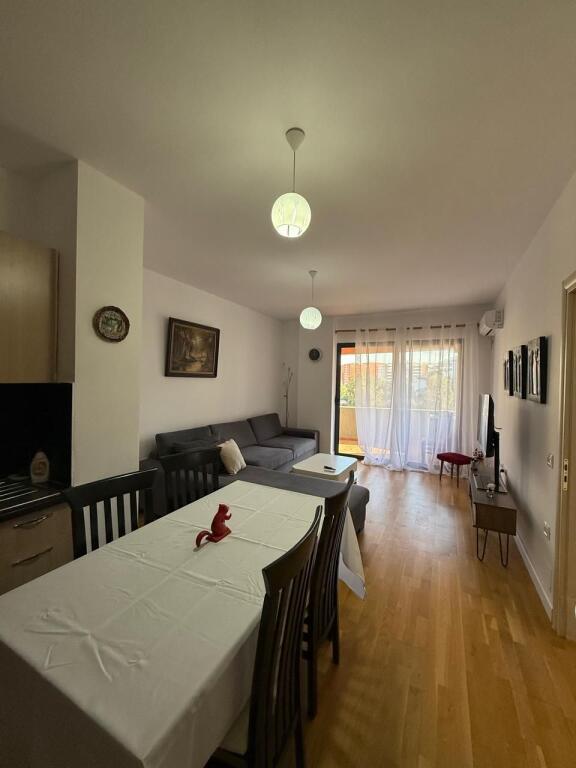 Appartamento 2+1+Parcheggio in affitto ad Astir, viale “Migjeni”!
