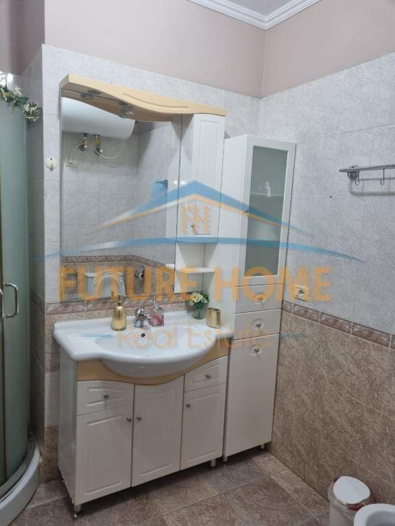 Qera, Apartament 2+1, Rruga e Barrikadave