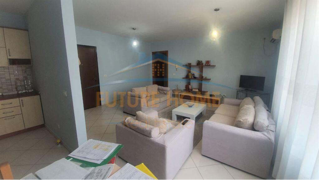 Qera, Apartament 2+1, Rruga e Barrikadave