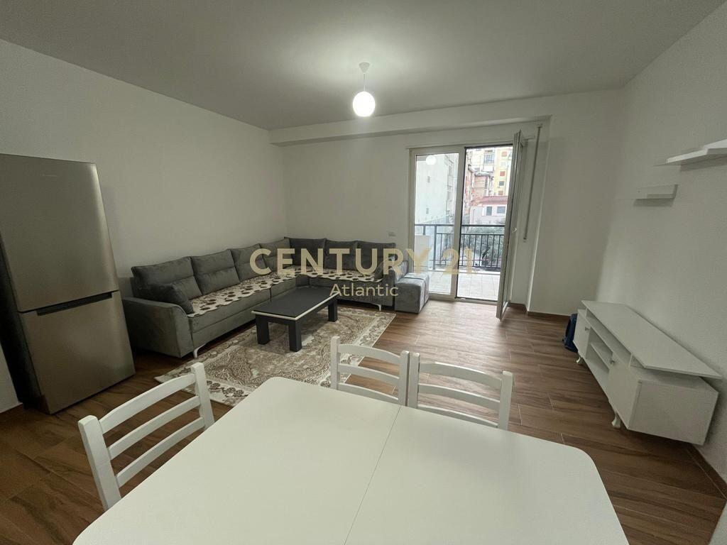 JEPET ME QERA SUPER APARTAMENT 2+1 TEK ISH RAJONI NE DURRES !