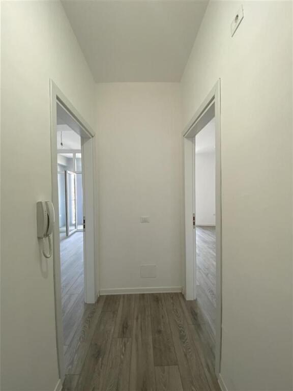 UFFICIO IN AFFITTO 70 M2 COMUNE DI PARIGI 700 EURO