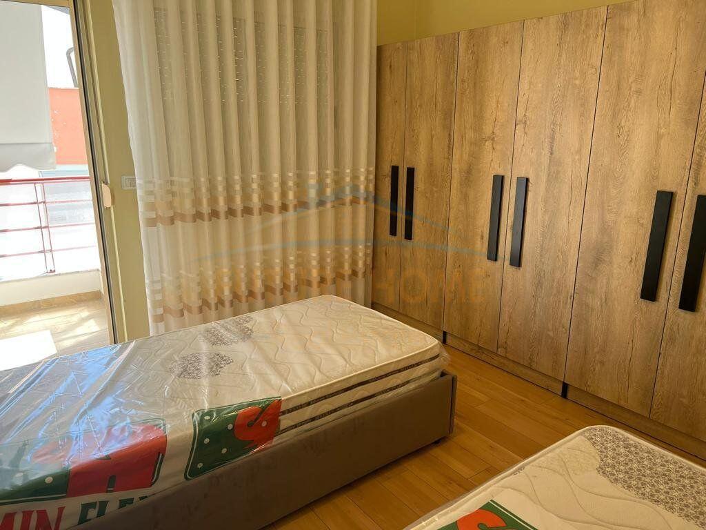 Qera, Apartament 2+1+2 Poste Parkimi, Liqeni i Thate, Tirane.