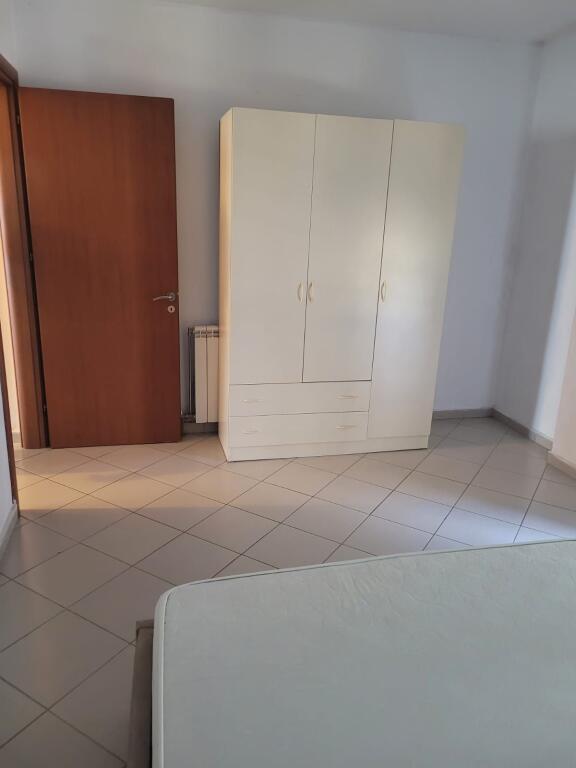 🏡 Shitet Apartament 1+1 – Komuna e Parisit
