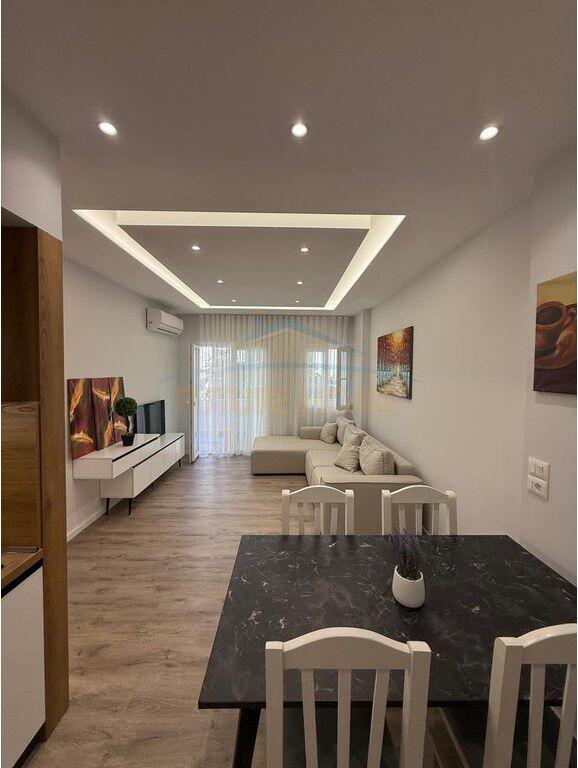 For sale, Apartment 1+1, Durres