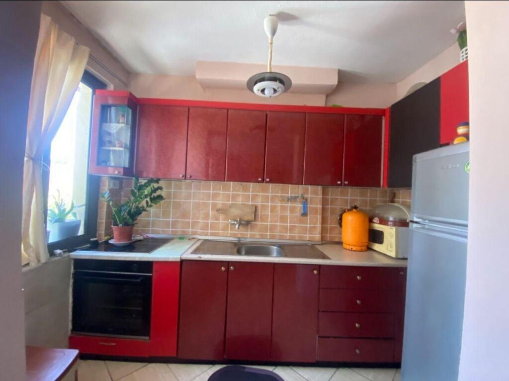 🏡 Shitet Apartament 1+1 – Rr. “Vangjel Çapo”