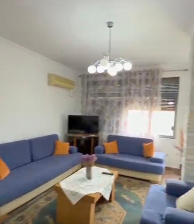 Apartament 2+1 me qira tek Gjimnazi Partizani!