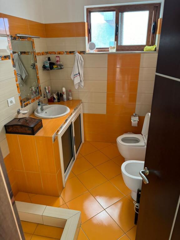 APPARTAMENTO 2+1. 400 EURO FRES.