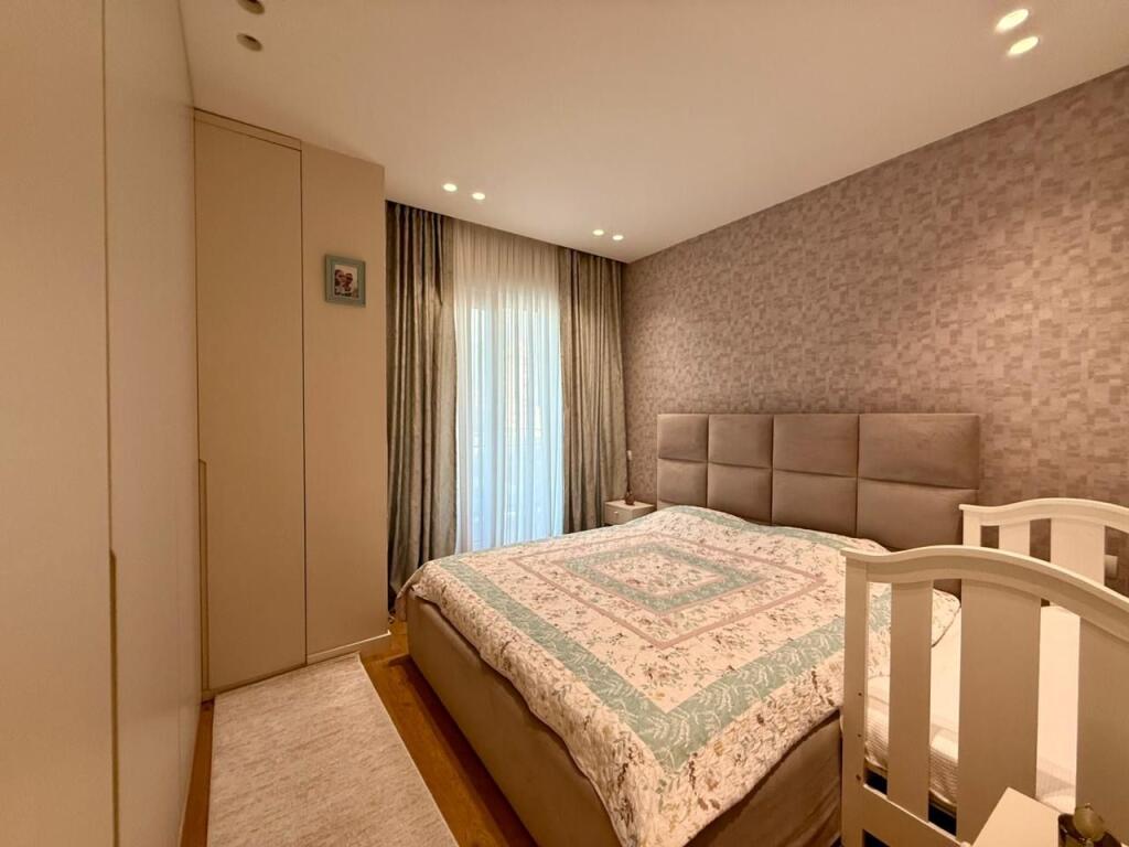 Shitet Apartament LUKSOZ 3+1+2 – Ish Fusha e Aviacionit