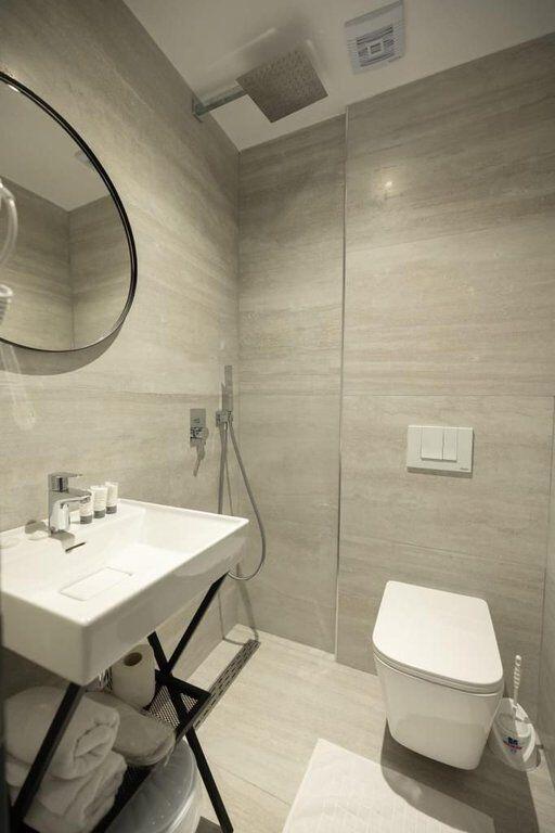 VLORË – Uji i Ftohtë | HOTEL NË SHITJE me Pamje Deti