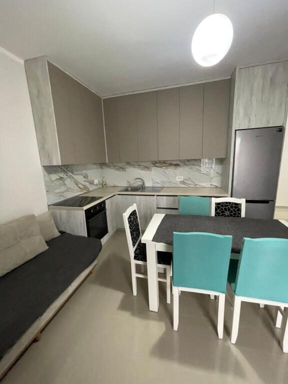 🏡 **Jepet me qira Apartament 2+1 – Ish-Dogana**