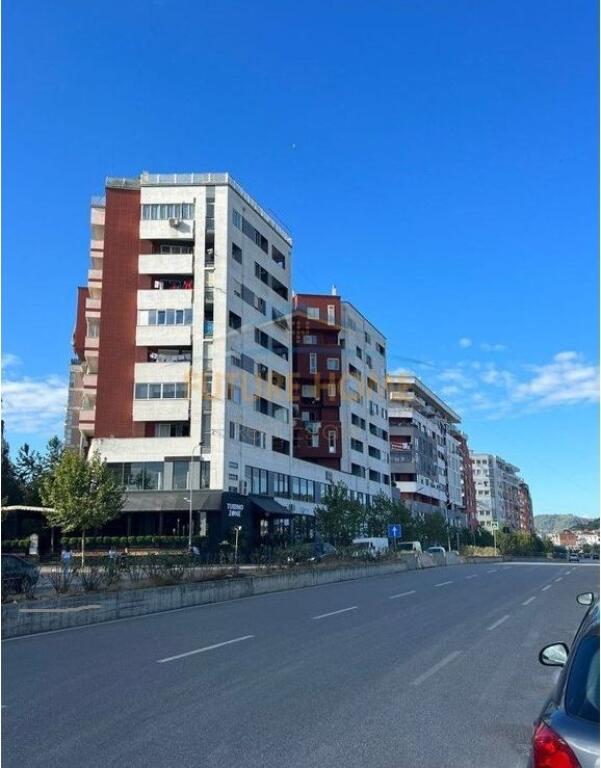 SHITET APARTAMENT 1+1 , KOMPLEKSI MOLLA ,ASTIR