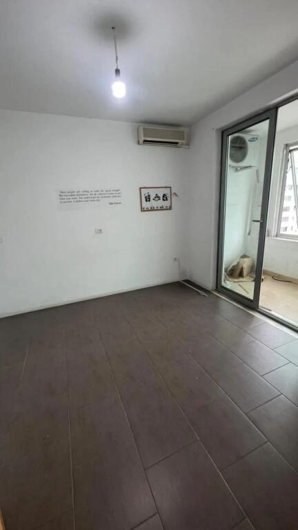Locale Commerciale in Affitto a Zogu i Zi, al Ring Center 🏢📍