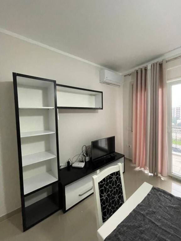 🏡 **Jepet me qira Apartament 2+1 – Ish-Dogana**