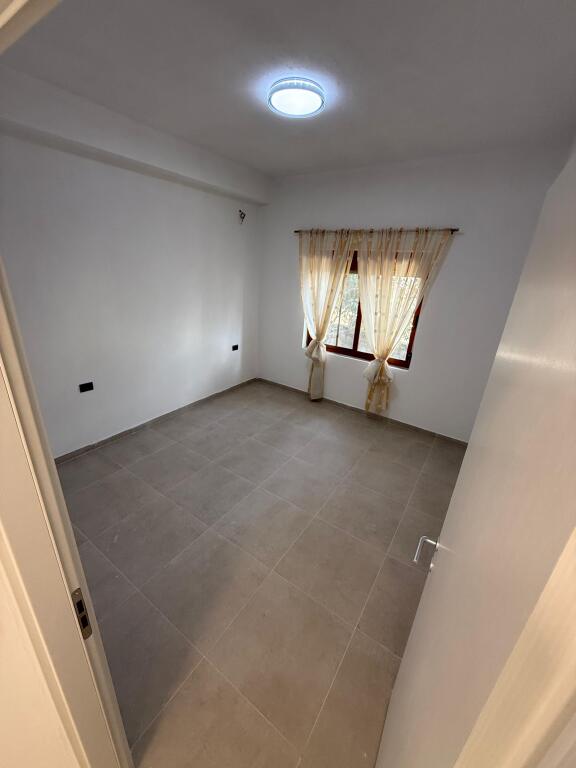 Për Qira – Apartament 2+1  në Spitalle