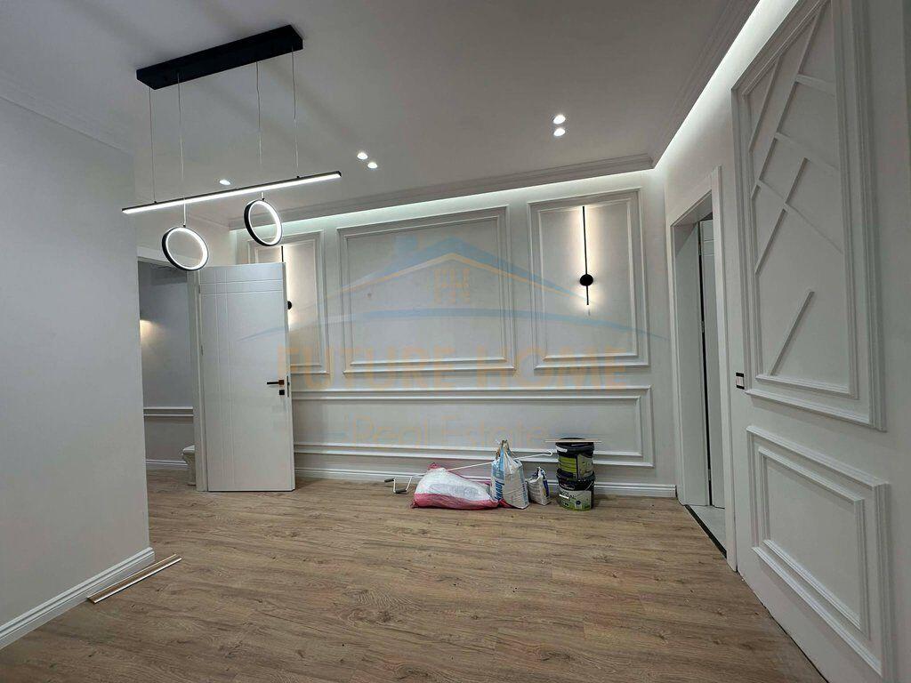Vendesi in vendita Appartamento 1+1+Veranda Complesso Fratari, Unaza e Re