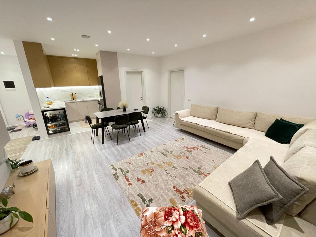 🏡✨ Super Apartament me Qera – 2+1+2  📍 Adresa: Rruga e Dibrës 💶 Çmimi: 850 € / muaj
