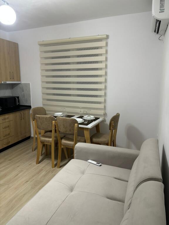 Apartament me qera 1+1+parking Tregu elektrik