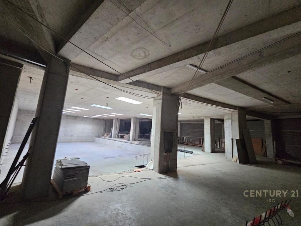 QIRA | Godinë 10-Katëshe në Rrugën e Kavajës – 4,500 m² Ndërtim