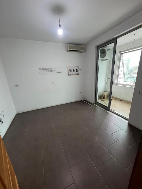 AMBIENT ZYRE ME QIRA – ZOGU I ZI