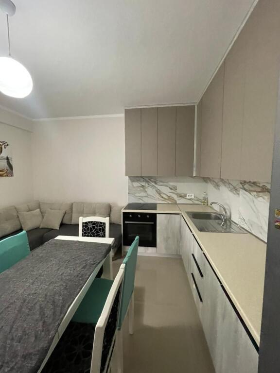 🏡 **Jepet me qira Apartament 2+1 – Ish-Dogana**