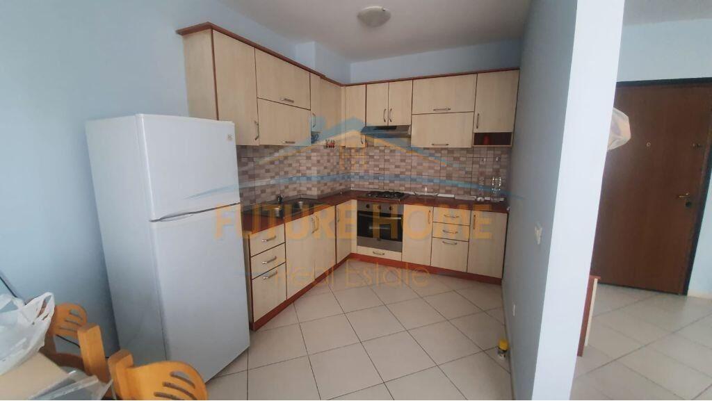 Qera, Apartament 2+1, Rruga e Barrikadave
