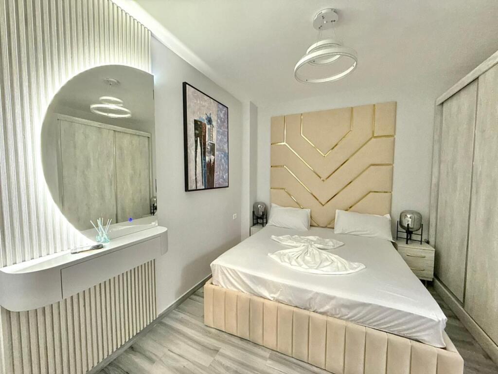 Jepet me qera super apartament 2+1+2 ne Fresk