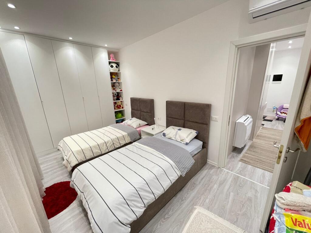 🏡✨ Super Apartament me Qera – 2+1+2  📍 Adresa: Rruga e Dibrës 💶 Çmimi: 850 € / muaj