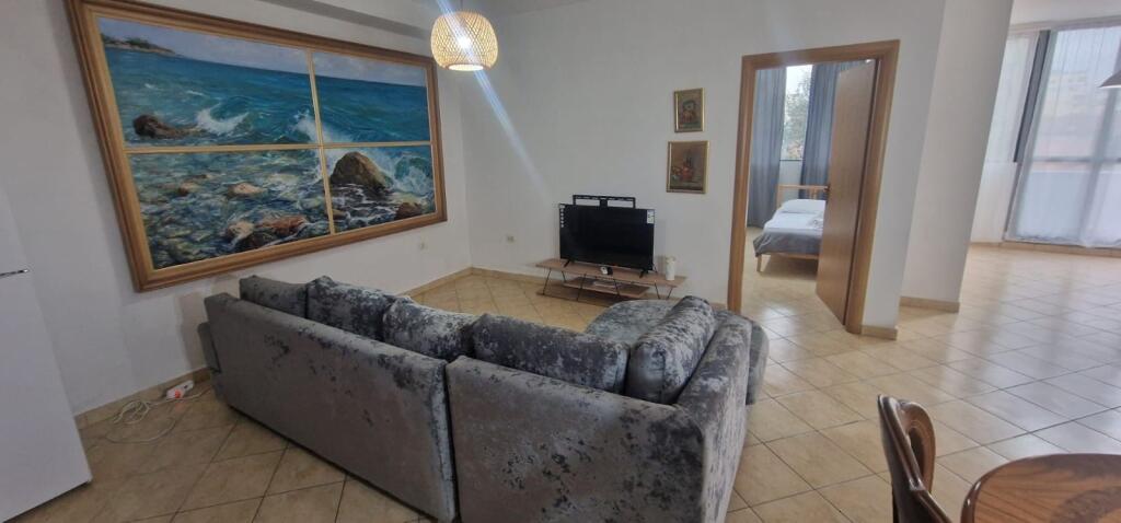 Affittasi appartamento 2+1+2 bagni a 21 Dhjetori