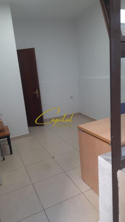 SHOP FOR RENT 12 M2 FORTUZI STREET 25,000 LEKE