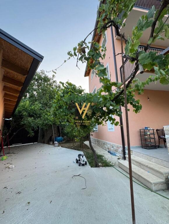 THREE-STOREY VILLA FOR RENT IN KOMBINAT 110,000 LEKE