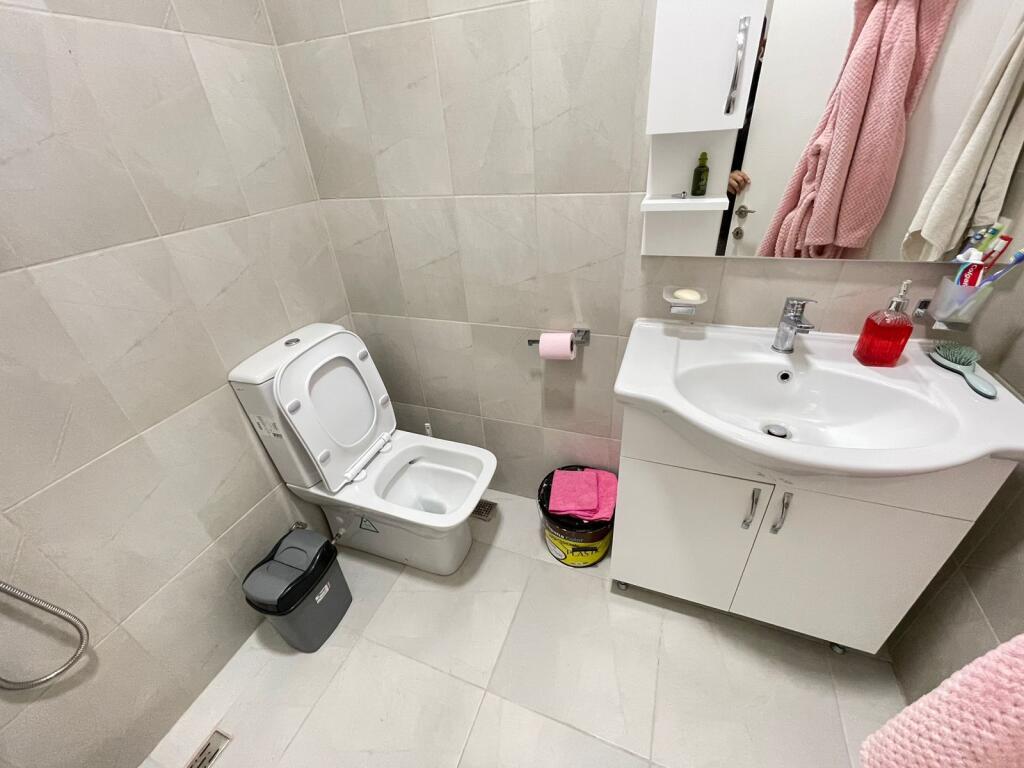 🏡✨ Super Apartament me Qera – 2+1+2  📍 Adresa: Rruga e Dibrës 💶 Çmimi: 850 € / muaj