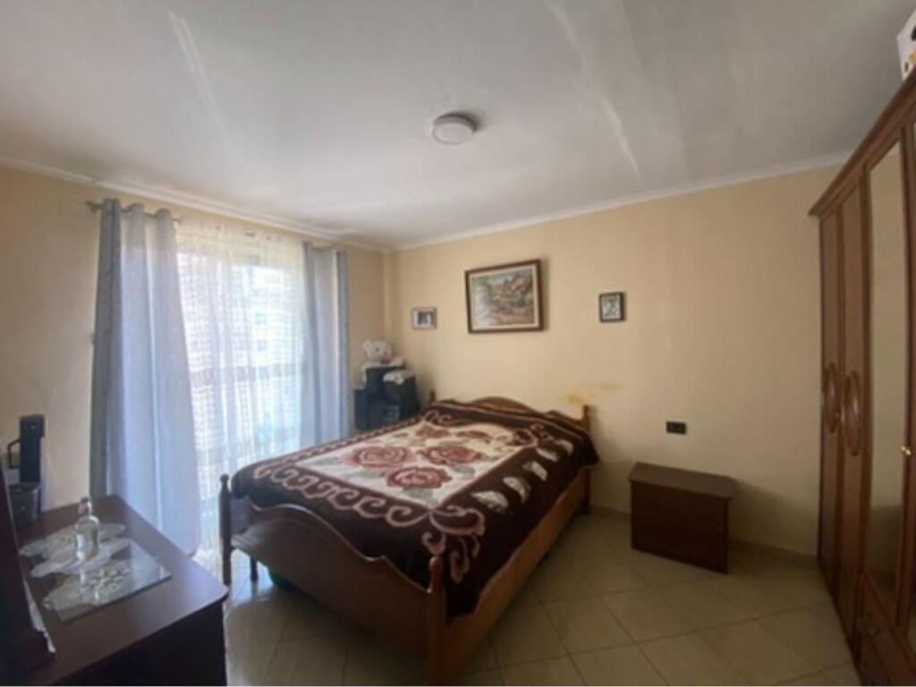 🏡 Shitet Apartament 1+1 – Rr. “Vangjel Çapo”