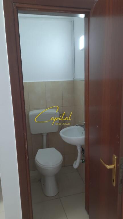 SHOP FOR RENT 12 M2 FORTUZI STREET 25,000 LEKE