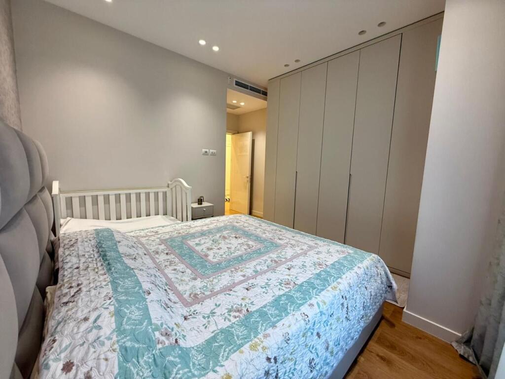 Shitet Apartament LUKSOZ 3+1+2 – Ish Fusha e Aviacionit