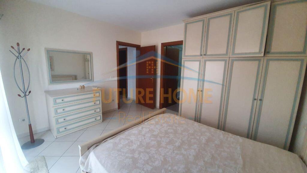 Qera, Apartament 2+1, Rruga e Barrikadave