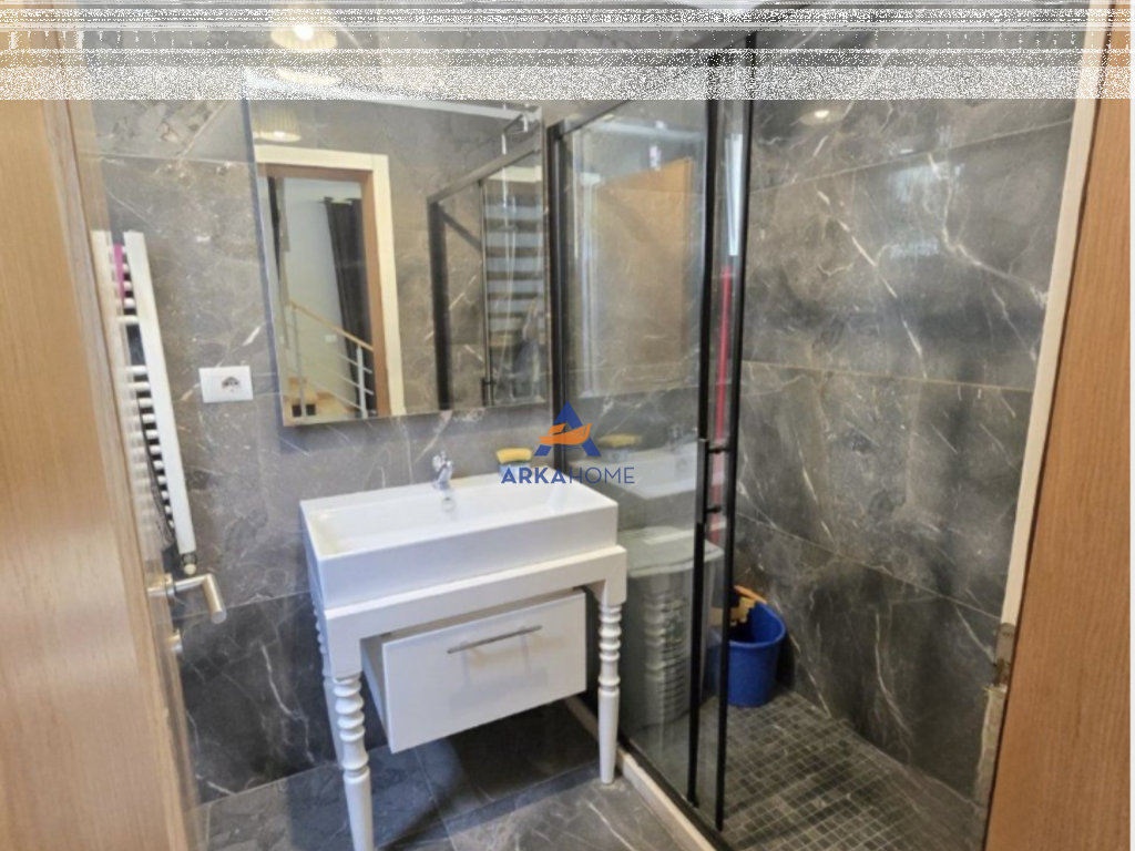 AFFITTASI SUPER DUPLEX 4+1 CON VERANDA "VICINO A DON BOSCO E AL NUOVO BOULEVARD" 1.000 € / MESE