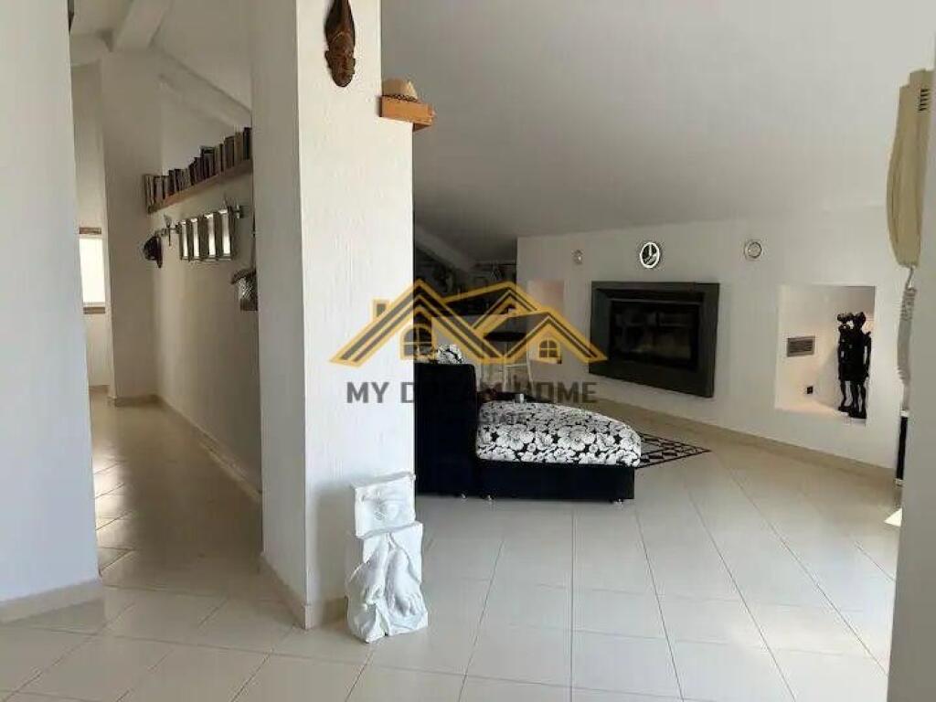 VILLA DI 4 PIANI IN VENDITA NEL CENTRO DI DURAZZO VICINO AL TRIBUNALE !