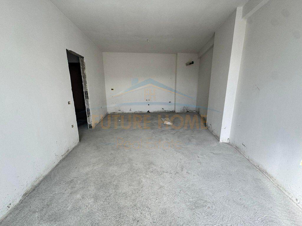 In vendita, Appartamento 1+1 Yzberisht, Complesso “Sino Llane”