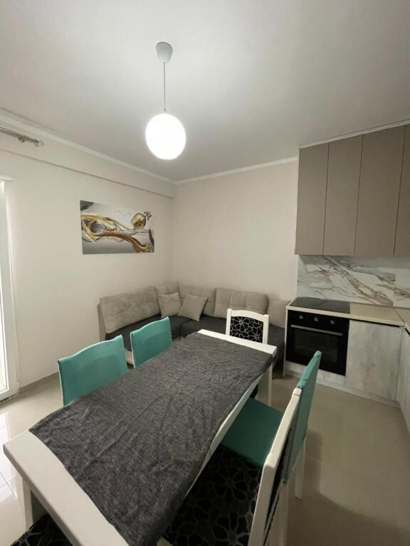 🏡 **Jepet me qira Apartament 2+1 – Ish-Dogana**