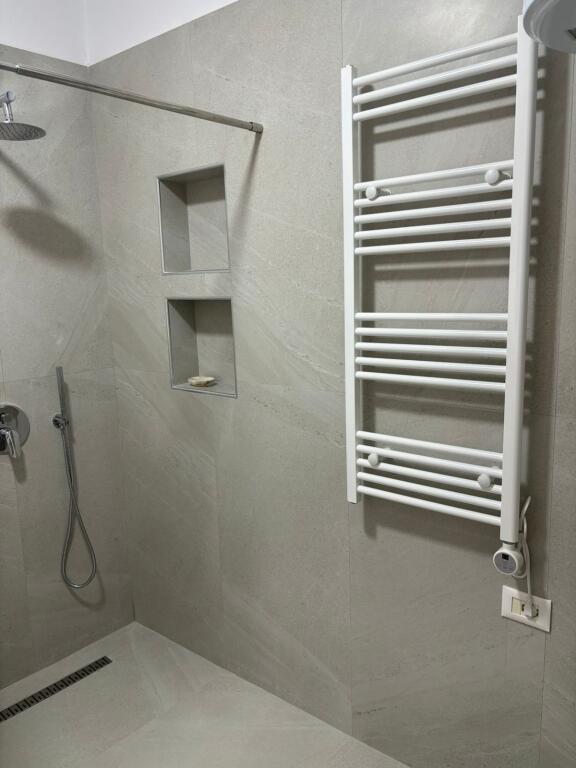 🏡 Appartamento 1+1 in affitto 📍 Mercato Elettrico💶 Prezzo: 48.000 lek / mese