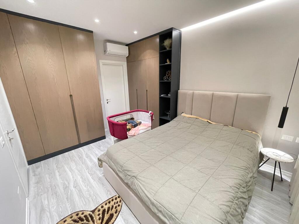 🏡✨ Super Apartament me Qera – 2+1+2  📍 Adresa: Rruga e Dibrës 💶 Çmimi: 850 € / muaj