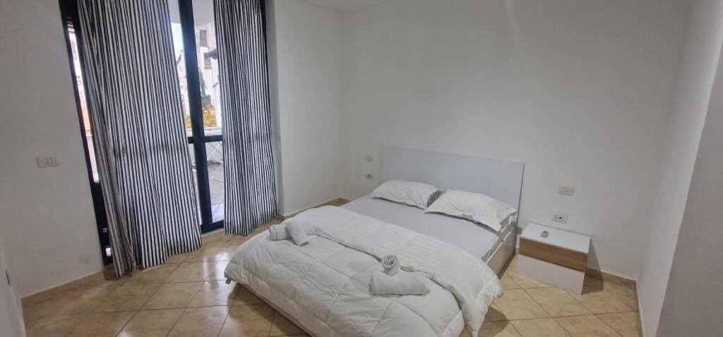 Affittasi appartamento 2+1+2 bagni a 21 Dhjetori